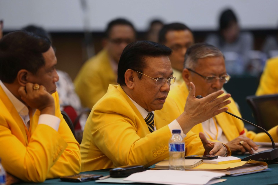 Since December, the Golkar Party has been split into two camps: those loyal to the incumbent chairman Aburizal Bakrie, and those supporting the pro-government Agung Laksono. (SP Photo)