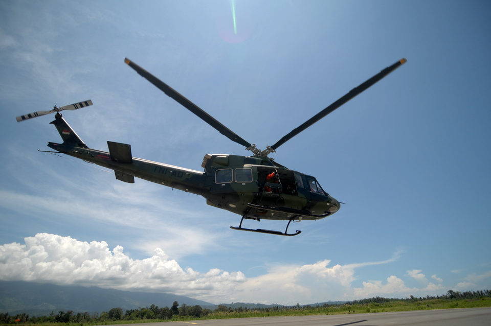 A Bell helicopter of the Indonesian Military (TNI). (Antara Photo/Zainuddin M.N.)