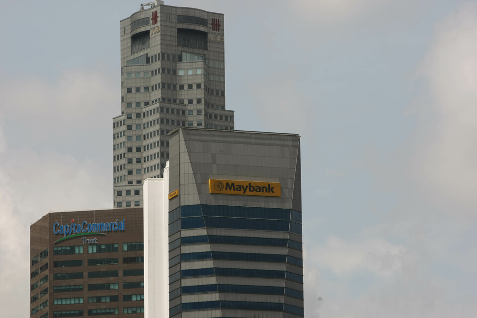 Maybank Indonesia, a local unit of Malaysian banking giant Maybank Group, has scrapped a deal to sell its stake in motorcycle financing unit Wahana Ottomitra Multiartha, or WOM Finance. (JG Photo/Afriadi Hikmal)