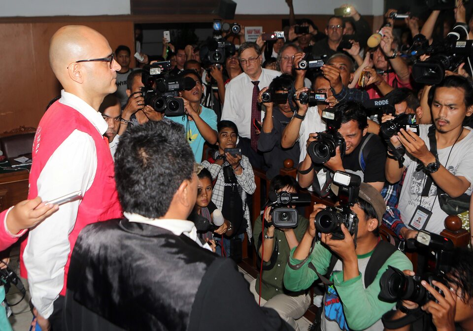 JIS teacher Neil Bantleman gives a statement to the press after his initial conviction on April 2, 2015. THe verdict was overturned on Aug. 14 by the Jakarta High Court. (EPA Photo/Adi Weda)