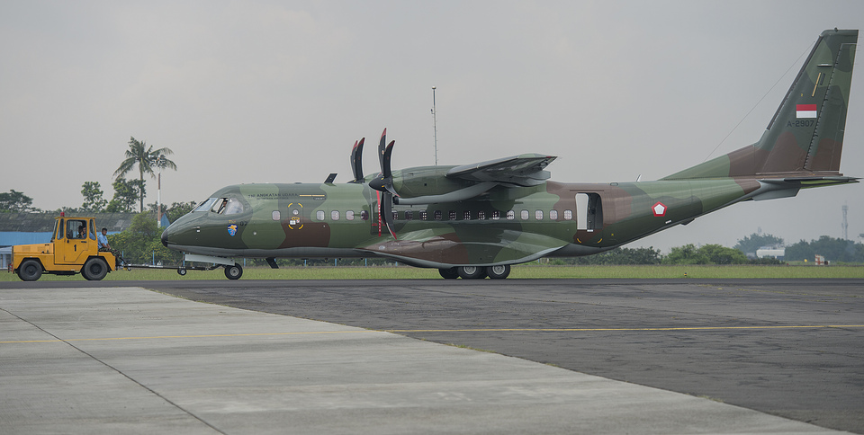 TNI officials say they do not have enough fighter jets to patrol the region. (Antara Photo/Widodo S. Jusuf)