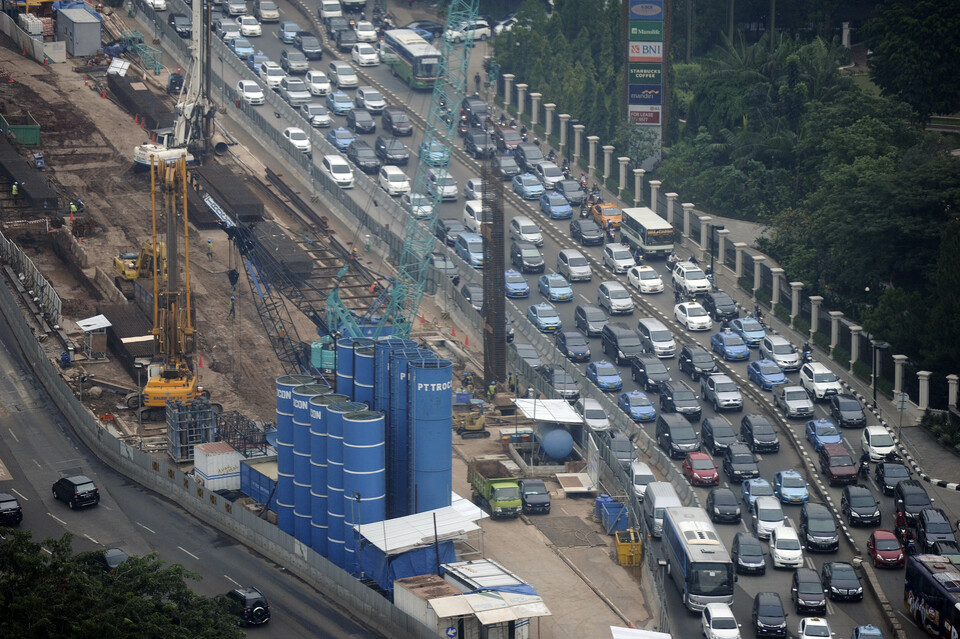 The Mass Rapid Transit system is currently being built. (Antara Foto/Wahyu Putro A.)
