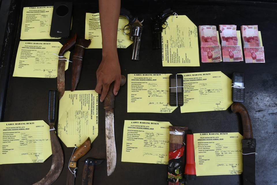Evidence seized by the Jakarta Police in a number of robbery cases. (Antara Photo/M. Agung Rajasa)
