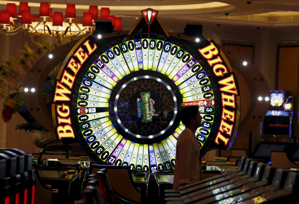 The Philippine gaming regulator has approved a $500-million project for an integrated casino resort in the central island of Cebu, the first mega-casino outside the capital of Manila, the gaming chief said on Tuesday (21/03). (Reuters Photo/Bobby Yip)