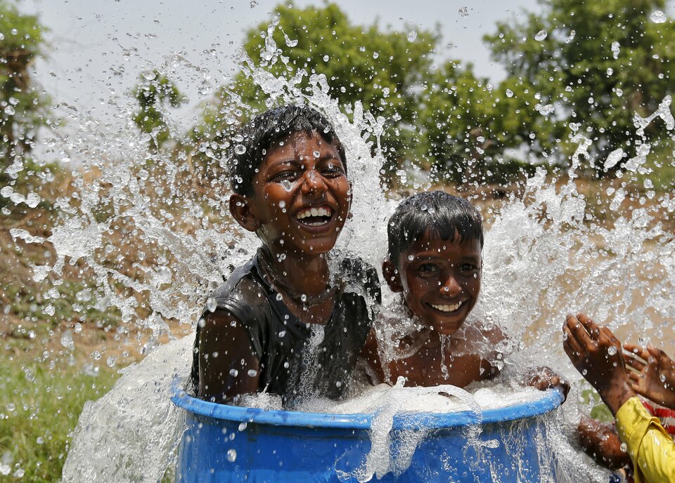 India could save water and reduce planet-warming emissions if people added more vegetables and fruits like melon, oranges and papaya to their diet while reducing wheat and poultry, researchers said on Wednesday (05/04). (Reuters Photo/Amit Dave)