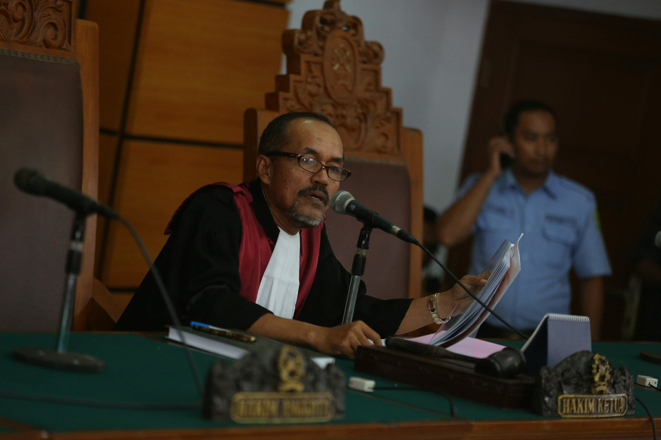 Judge Sarpin Rizaldi filed his complaint against the two Judicial Commission members on March 30, but it was only on Friday, in the same week the commission recommended that the judge be suspended for six months, that the police named them as suspects. (SP Photo/Joanito De Saojoao)