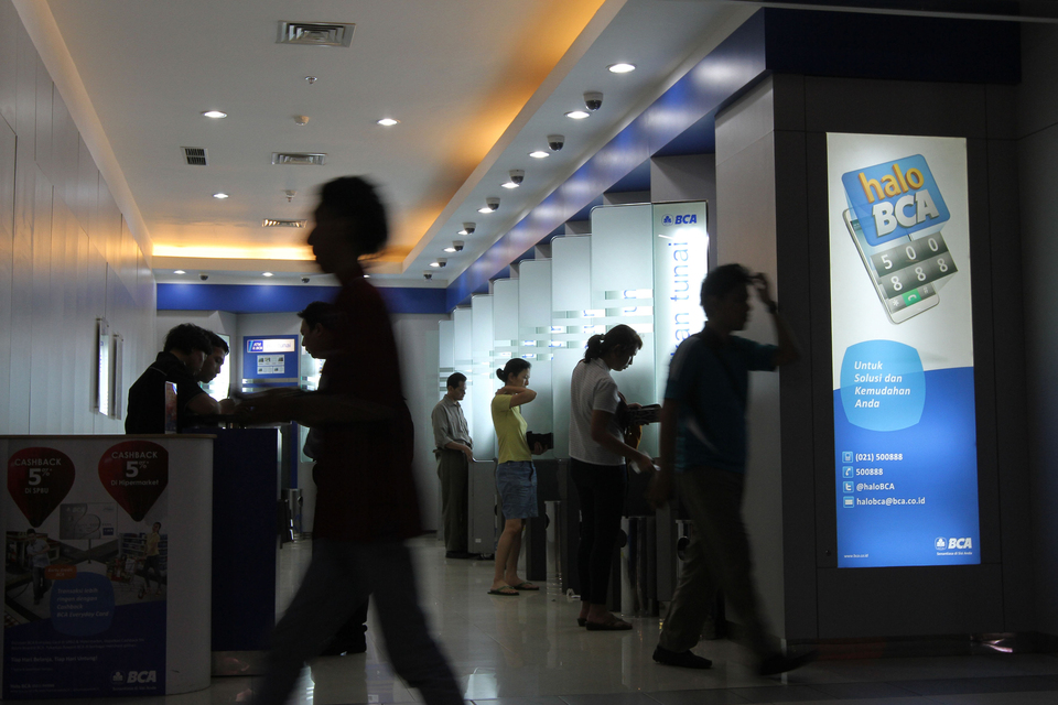 Local bankers have thrown their support behind a government plan to disclose financial information to local and foreign tax authorities in a move that would end Indonesia's decades-long banking information secrecy. (ID Photo/David Gita Roza)