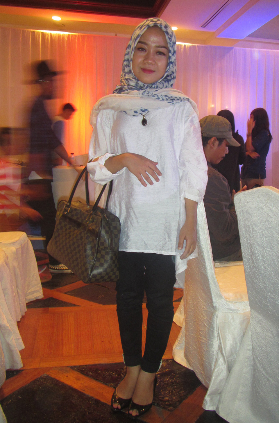 Blogger Cheryl Raissa shares her passion in making hijab stylish on her YouTube channel.  (The Peak Photo/Sylviana Hamdani)