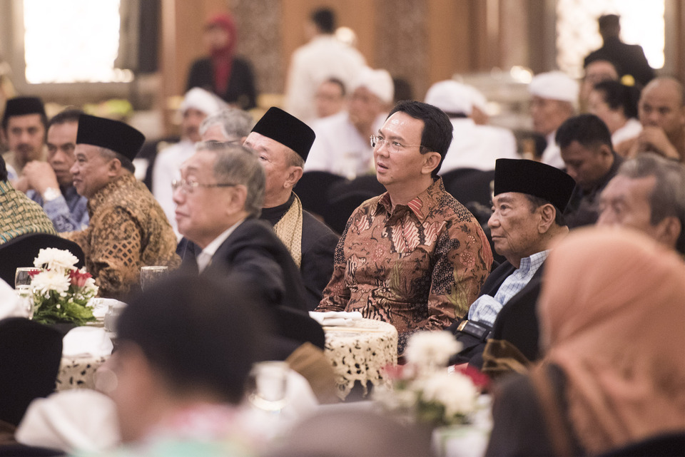 Jakarta Governor Basuki Tjahaja Purnama, center, at a gathering of interfaith community leaders hosted by the Indonesia Association for Religion and Culture (IARC) in Jakarta on Sunday. (Antara Photo/M. Agung Rajasa)