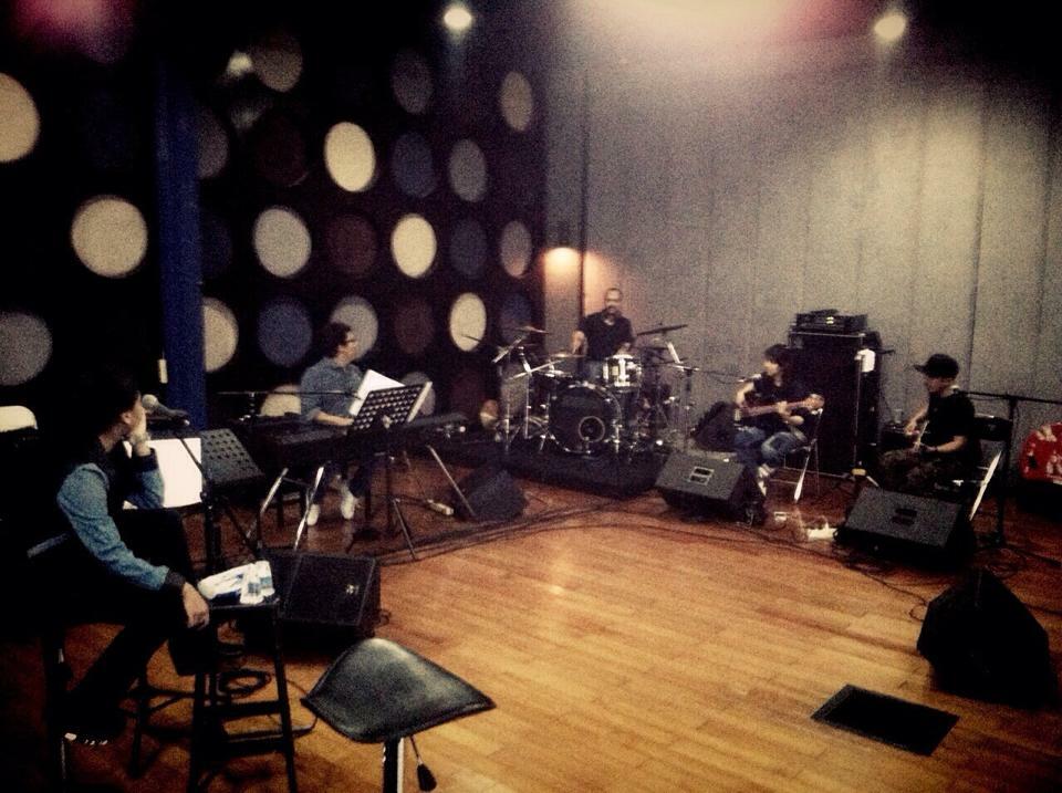 The album will be produced by some of the biggest names in Indonesian alternative music. (Photo courtesy of Musikimia)