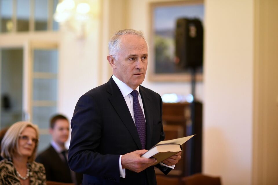  Australian Prime Minister Malcolm Turnbull secured the passage of some cornerstone legislation on Wednesday (30/11) but quickly suffered an embarrassing defeat of a government plan for a lower "backpacker tax" on work done by young, foreign visitors. (AFP Photo)