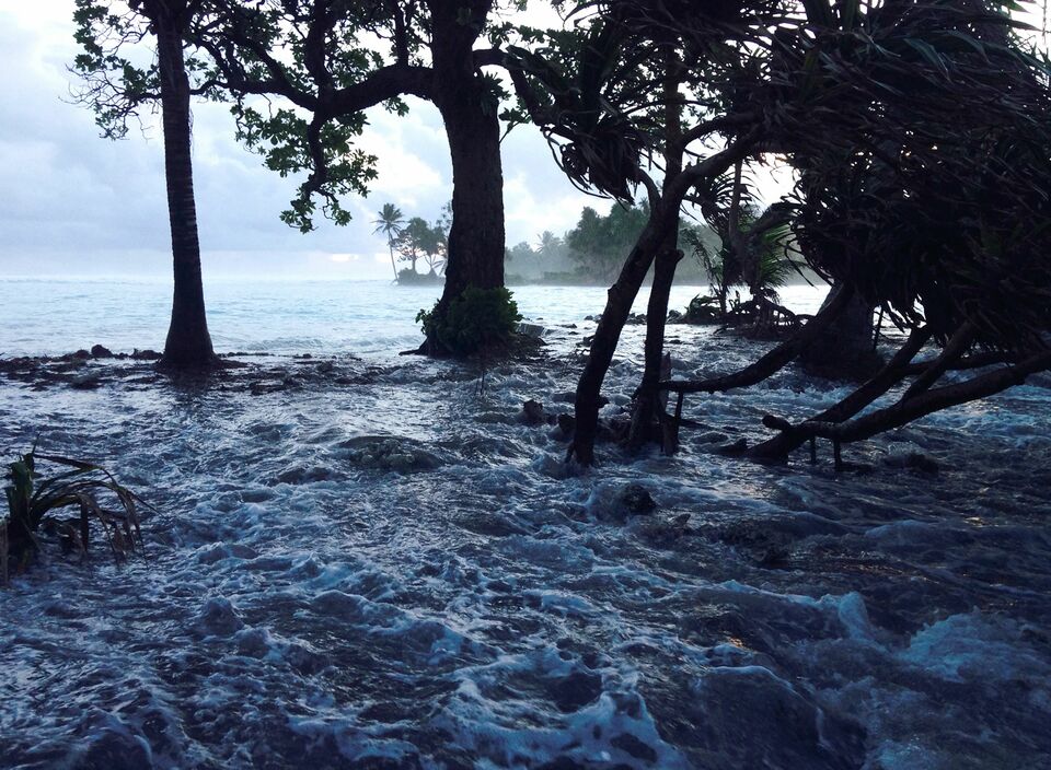 A high tide energized by a storm across the Ejit Island in Majuro Atoll, Marshall Islands. Vulnerable Pacific island nations call on the international community to take action on climate change at talks in Paris this year. Some Pacific Islands Forum (PIF) countries lie barely a meter above sea level and fear they will disappear beneath the waves without drastic intervention from major polluters. (AFP Photo)