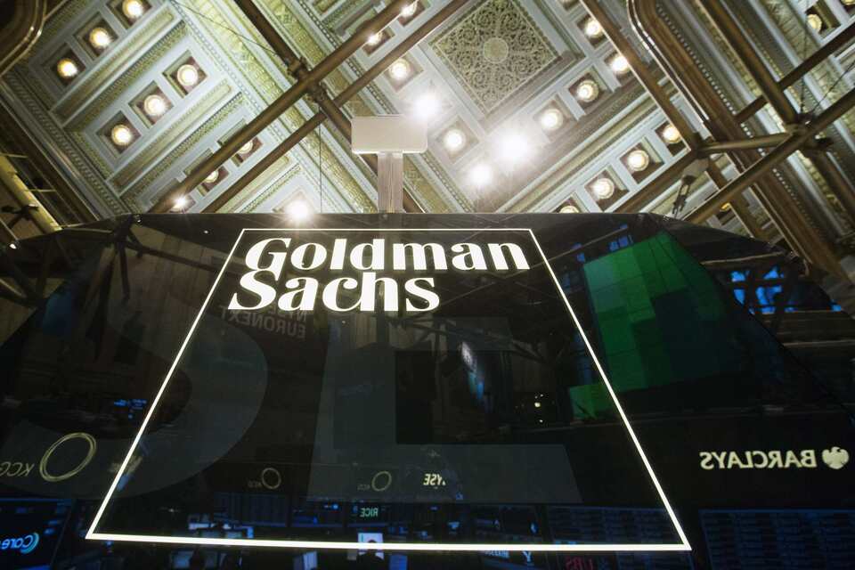 Goldman Sachs filed a $1 billion counter lawsuit on Tuesday (24/01) against an Indonesian businessman who is seeking damages from the US bank for conducting what he called "unlawful" trades in the shares of a property firm. (Reuters Photo/Lucas Jackson) 