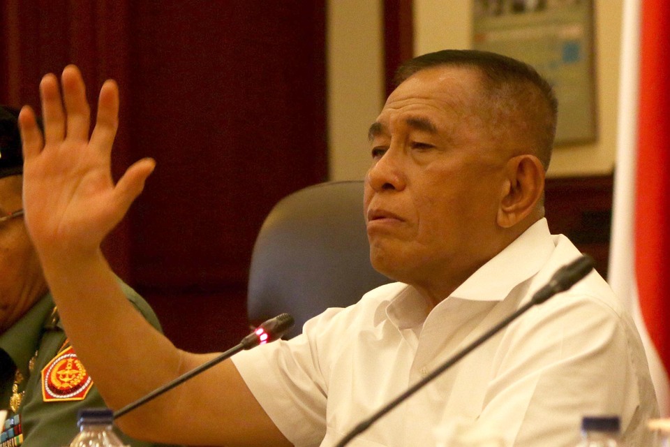 Defense Minister Ryamizard Ryacudu said on Thursday (15/06) that he will meet with his counterparts from four other Southeast Asian nations on June 19 to to discuss the threat of Islamic State in the region. (Antara Photo/Rivan Awal Lingga)