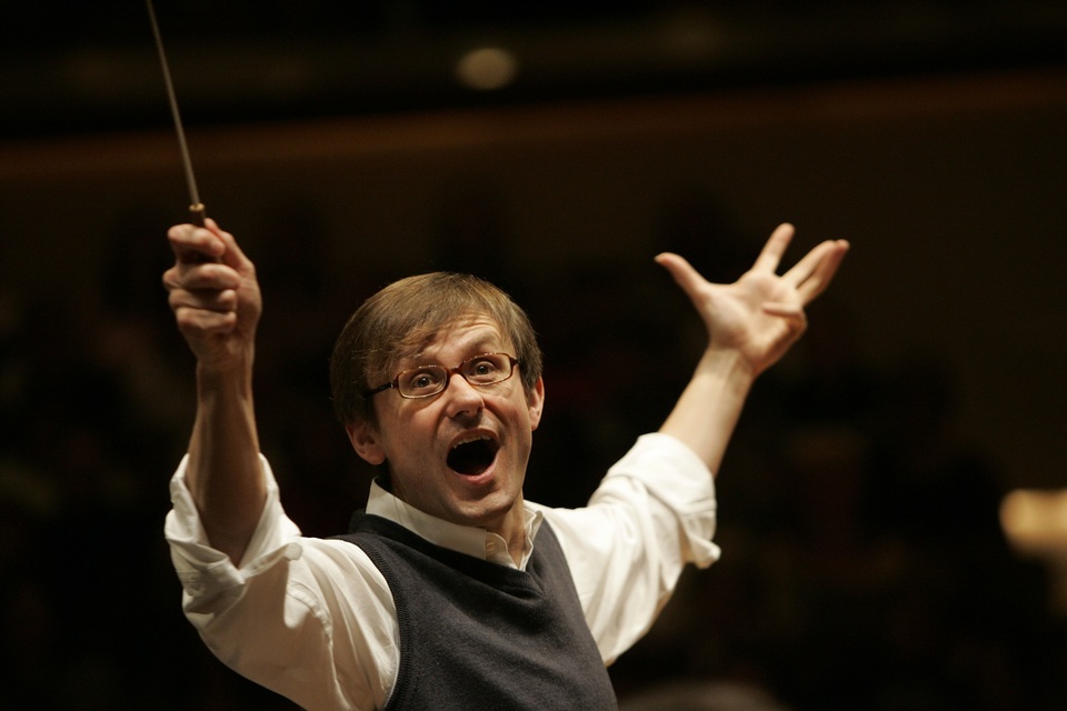 Simon Halsey, principal conductor of the Berlin Radio Choir. (Photo courtesy of Matthias Heyde/Rundfunkchor Berlin)