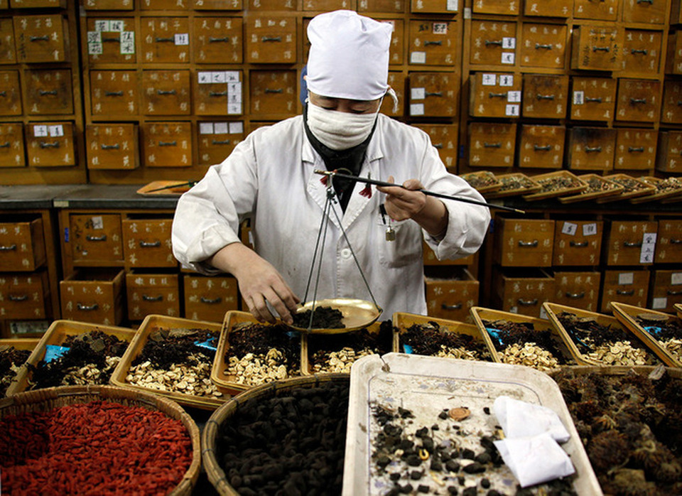 Traditional medicine is still used in China alongside modern medicine. (Reuters)