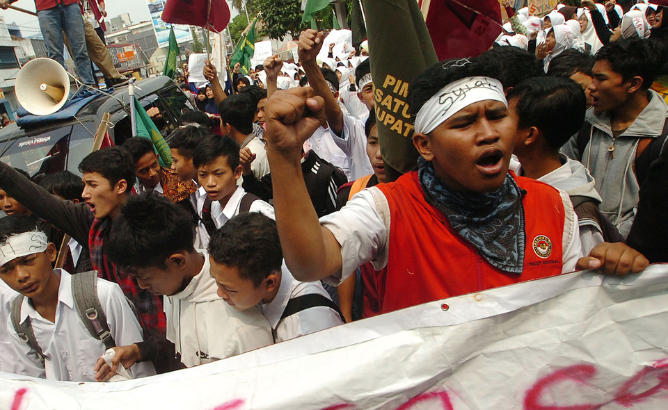 Members of an Islamic student organization protesting against Shiites and other groups deemed deviant, in Tasikmalaya, West Java, in late October. (Antara Photo/Adeng Bustomi)
