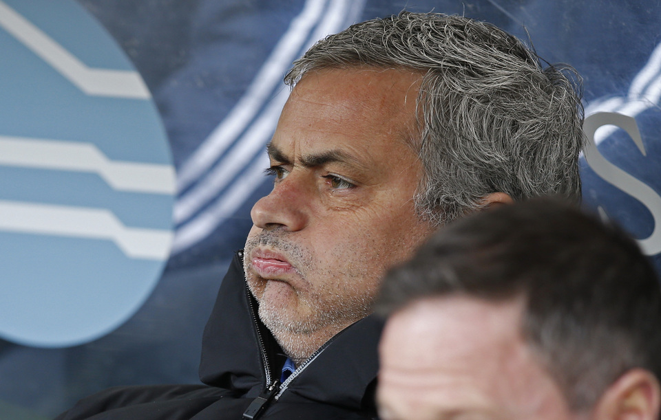 Chelsea manager Jose Mourinho looks dejected. (Reuters Photo/Andrew Yates)