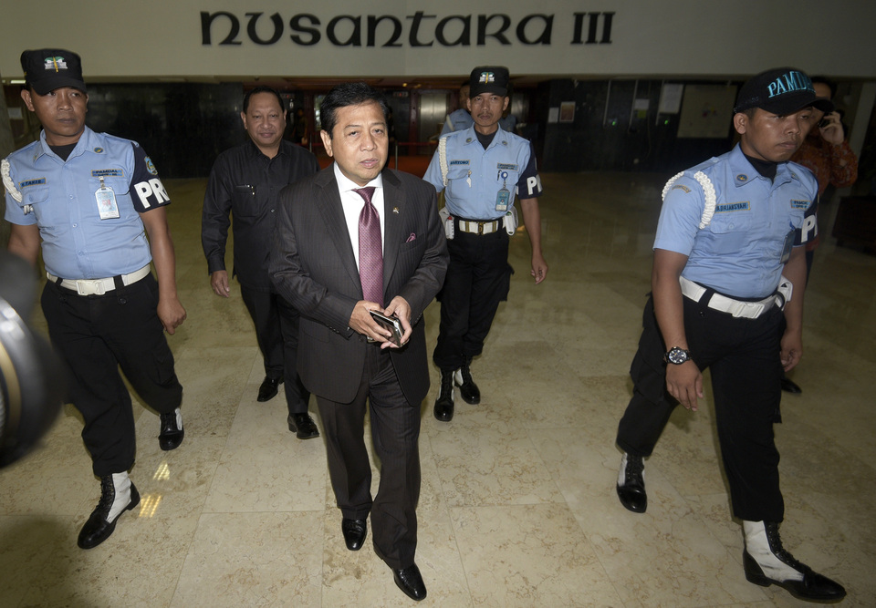 House of Representatives Speaker Setya Novanto has been hospitalized following a solo car crash on Thursday night (16/11), mere hours after making his first public statement regarding a warrant for his arrest in the e-KTP corruption case. (Antara Photo/Sigid Kurniawan)