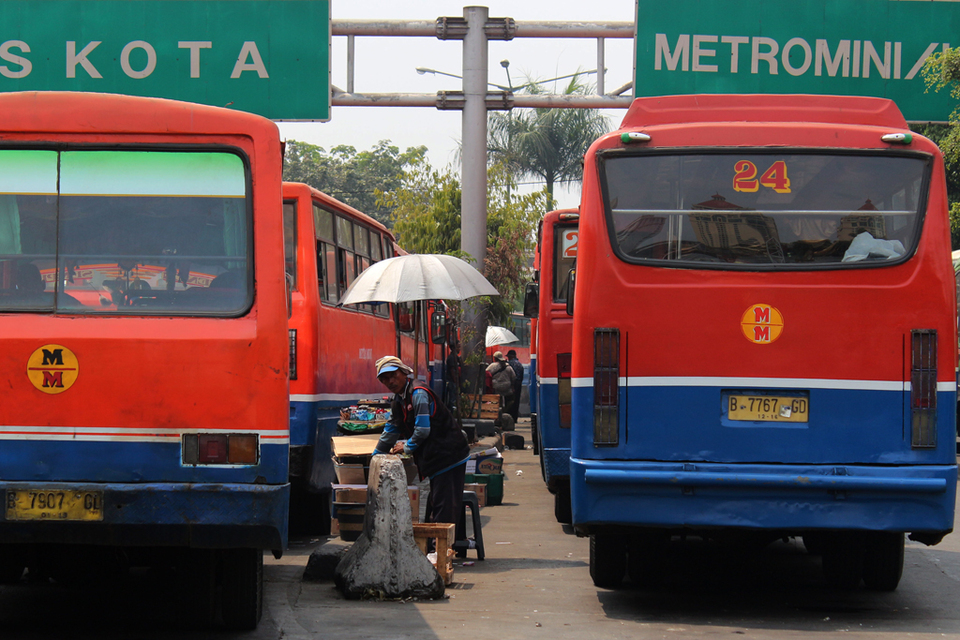 The Jakarta administration will  impose changes on kiosk operators at Pasar Senen Bus Terminal in Central Jakarta. (JG Photo/Lidya Caroline)