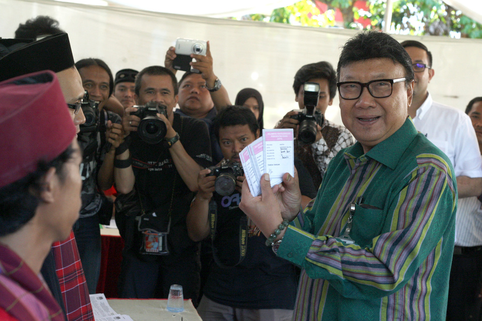 The General Elections Commission, or KPU, wants to implement electronic voting systems for the 2018 regional elections to produce faster results, according to Home Affairs Minister Tjahjo Kumolo. (ID Photo/Emral Firdiansyah)
