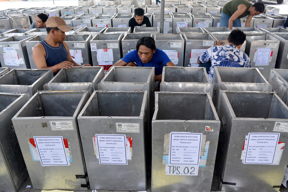 Ballot boxes being prepared for the 2012 regional elections. (Antara Photo/Umarul Faruq)
