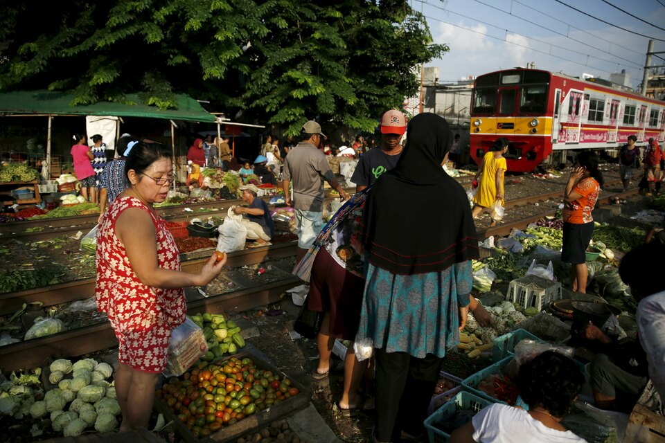 Indonesia's annual inflation rate slowed less than expected in June from a year ago. (Reuters Photo/Beawiharta)
