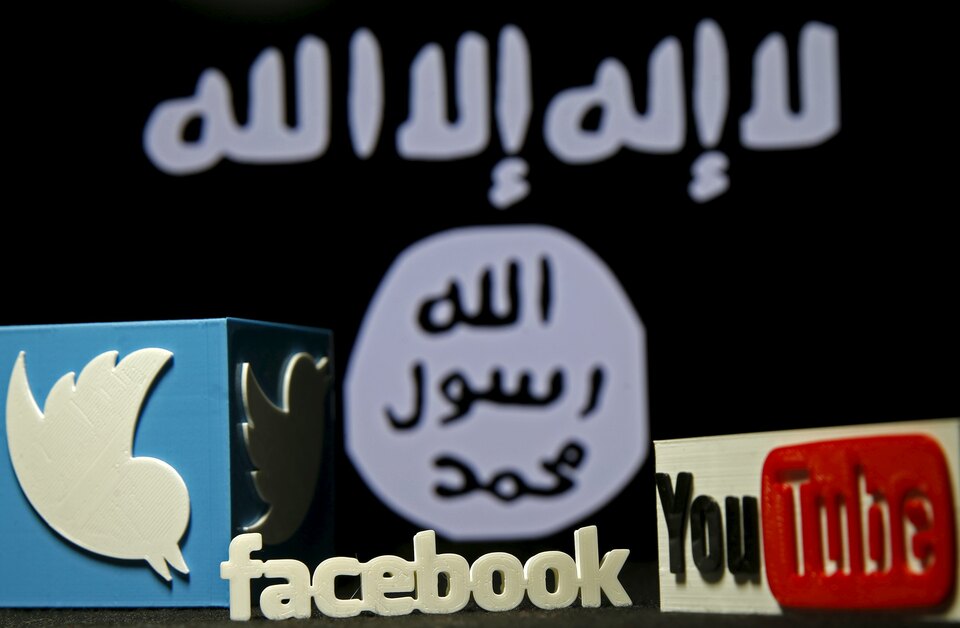 Social media has been heavily criticized by a committee of British lawmakers on Monday (01/05) for failing to do enough to remove illegal and extremist material posted on their sites, and for not preventing it appearing in the first place. (Reuters Photo/Dado Ruvic)
