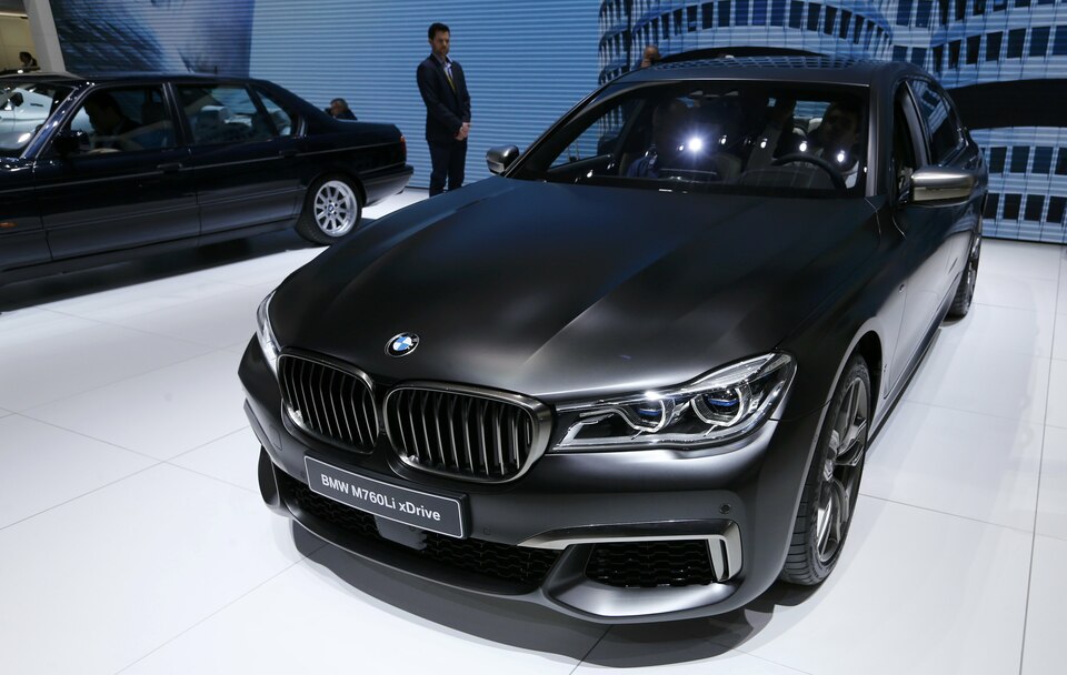 A BMW M760Li xDrive car is seen at the 86th International Motor Show in Geneva, Switzerland, March 1, 2016. (Reuters Photo/Denis Balibouse)
