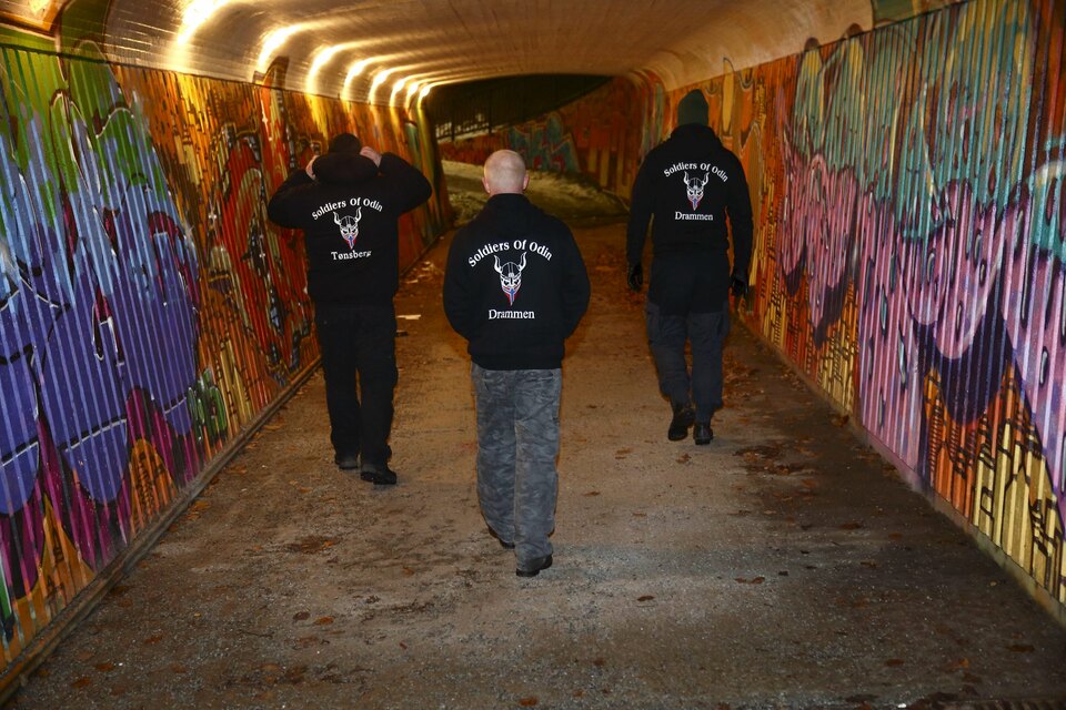 Members of anti-immigrant "Soldiers of Odin" patrol the streets of Drammen, Norway, in this February 21, 2016 file photo. The Soldiers of Odin, self-proclaimed patriots who have patrolled the streets of some cities in Finland saying they wants to protect locals from immigrants, have begin appearing in other Nordic and Baltic countries, worrying authorities. (Reuters Photo/Heiko Junge)