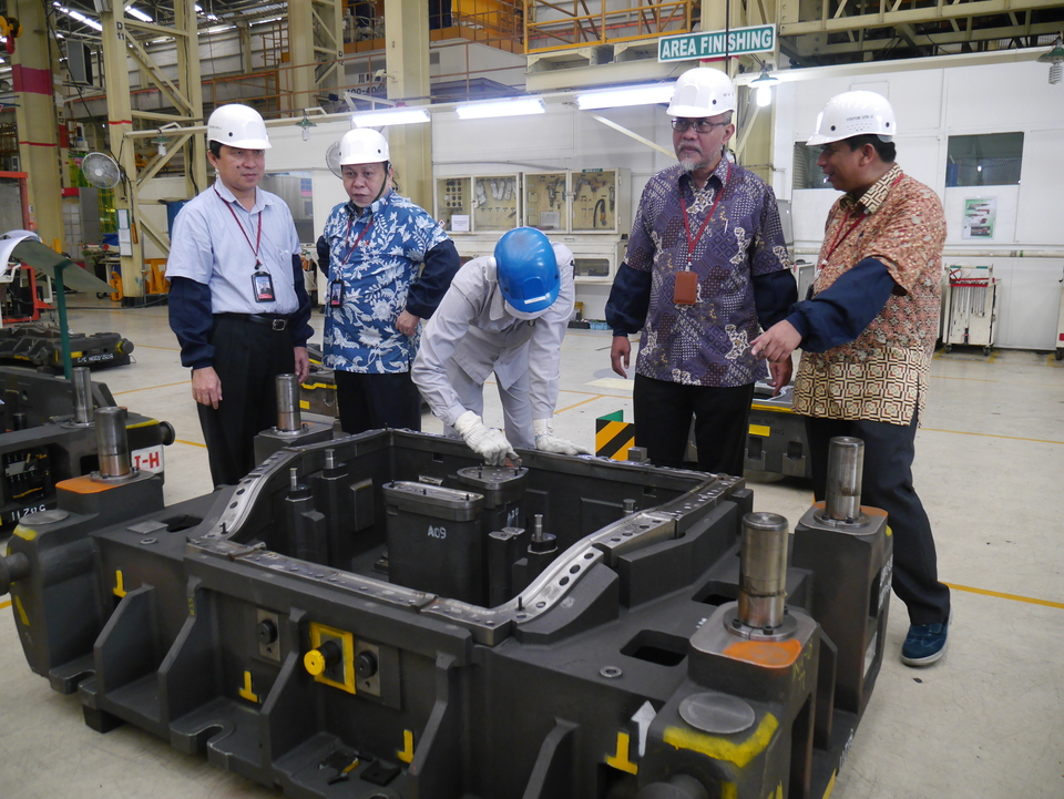 Toyota Motor Manufacturing Indonesia, a local unit of the Japanese automotive giant, has inaugurated its fifth factory in the country at the Karawang International Industrial City in West Java on Monday (07/03). (Antara Photo/Iman Firmansyah)
