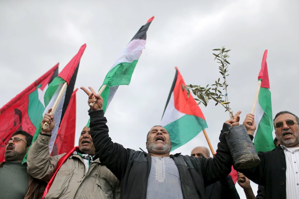 Major powers will send a message to United States President-elect Donald Trump on Sunday (15/01) that a two-state solution between Israelis and Palestinians is the only way forward, and warn that his plan to move the US Embassy to Jerusalem could derail peace efforts.(Reuters Photo/Ibraheem Abu Mustafa)
