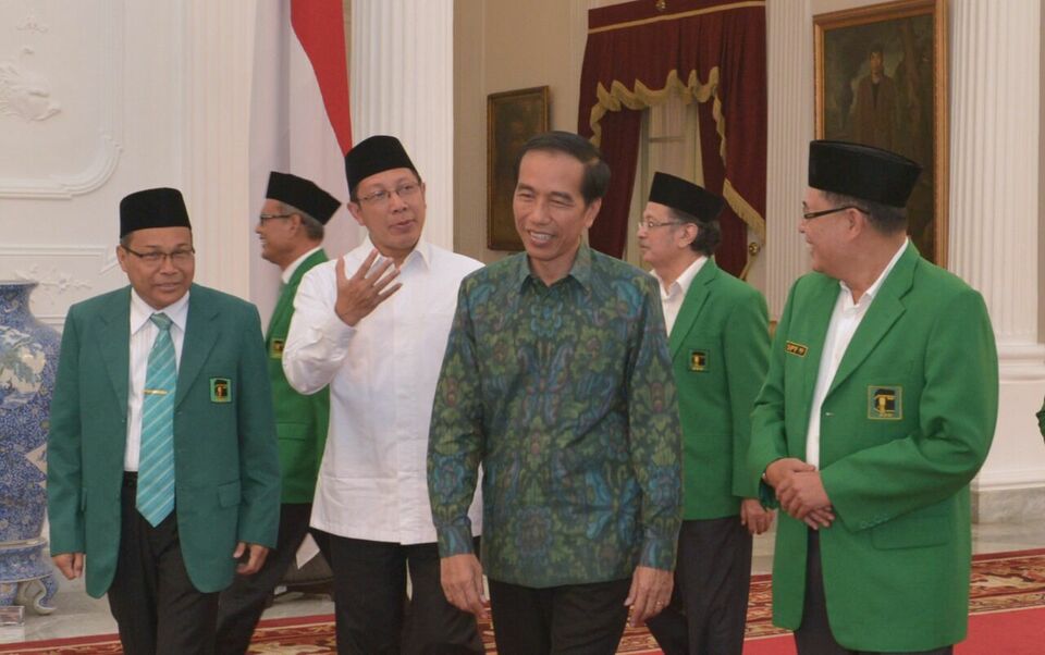 President Joko Widodo accompanied by PPP Leaders following a meeting at Merdeka Palace in  Jakarta on Friday (01/04). (State Palace Press Photo/Kris)