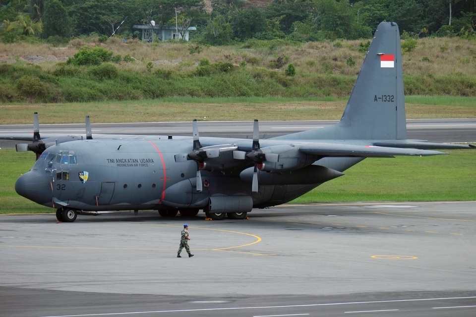 An Indonesian Air Force Hercules C-130 aircraft in this April 1, 2016 file photo. (Antara Photo/Fadlansyah)