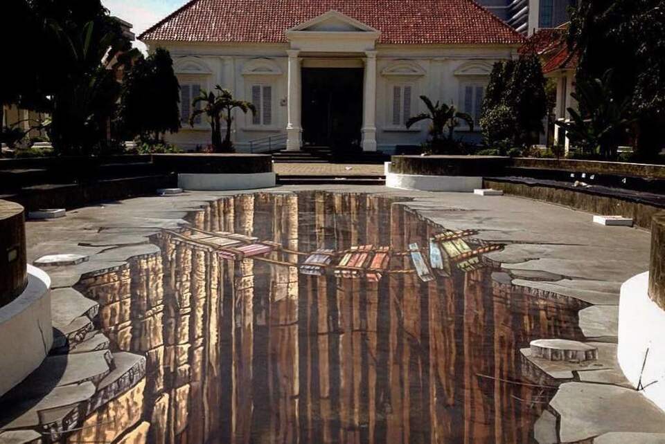 A 3D mural painting by Indonesian contemporary artist Guntur Jong Merdeka on display in the outdoor area of the National Gallery in Central Jakarta. (Photo courtesy of Guntur Jong Merdeka)