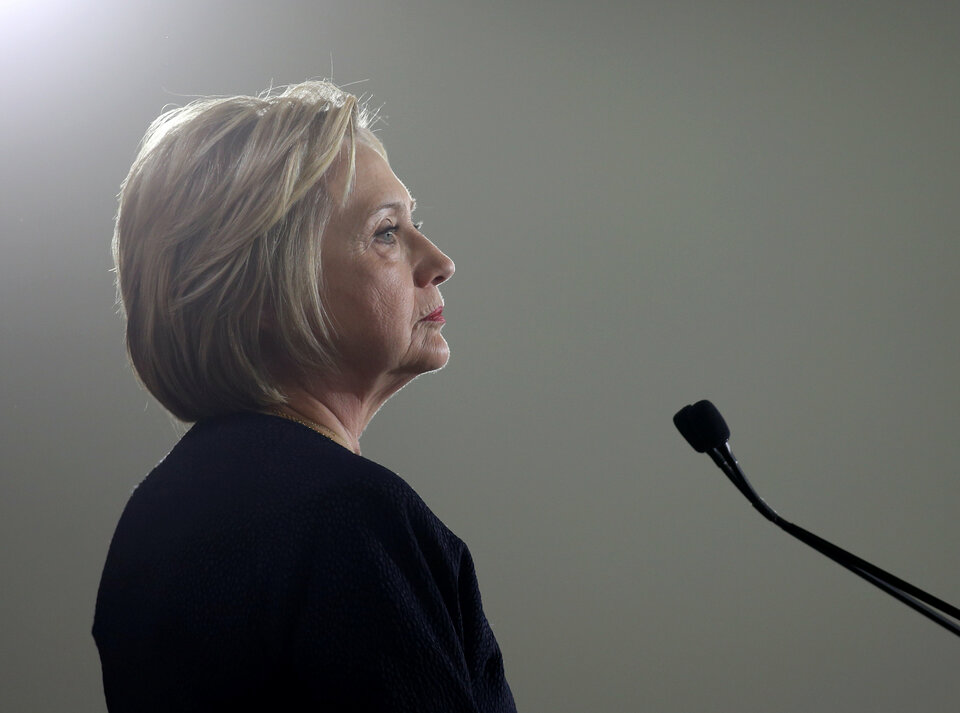 Democratic US presidential candidate Hillary Clinton pauses as she speaks at a campaign rally in Cleveland, Ohio June 13, 2016. (Reuters Photo/Aaron Josefczyk)