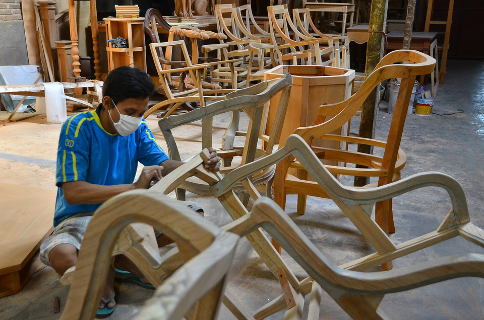 A Japanese firm has expressed interest in investing Rp 15 billion ($1.1 million) in a factory in Bali, to make furniture from coconut wood, a senior official at the Investment Coordinating Board (BKPM) said. (Antara Photo/Yusuf Nugroho)