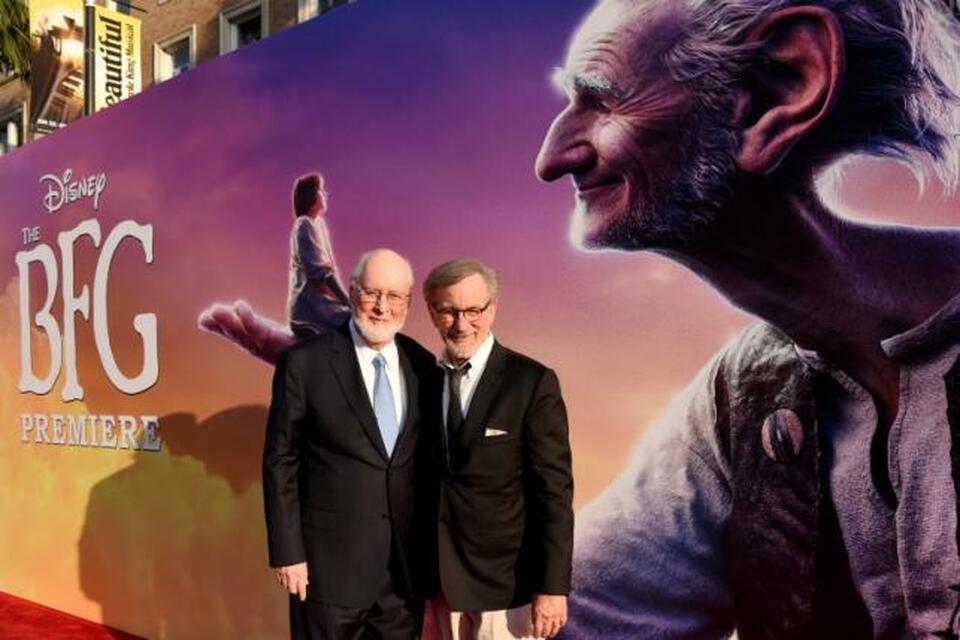 Composer John Williams, left, and director Steven Spielberg attend the premiere of "The BFG" in Los Angeles, U.S., June 21, 2016. (Reuters Photo/Phil McCarten)