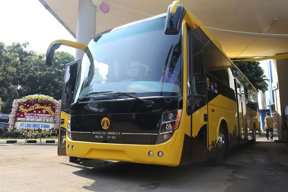 'Telolet' hunting has become an obsession for some Indonesians, who go around the country on the hunt for big buses with big air horns, and post their #OmTeloletOm videos on social media. (Photo courtesy of University of Indonesia)