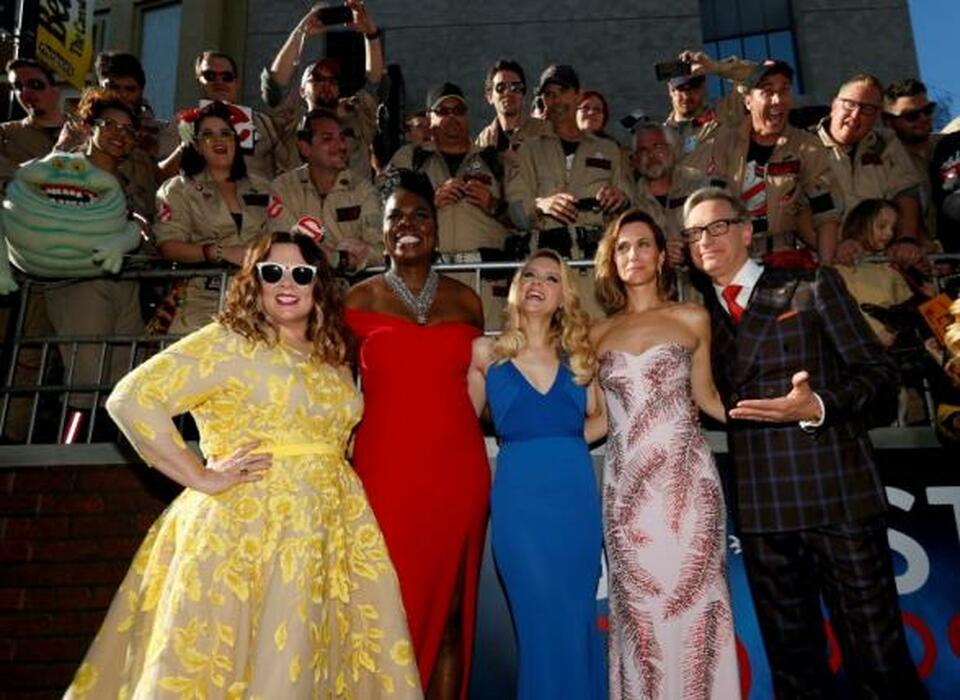 Director Paul Feig poses with cast members (left to right) Melissa McCarthy, Leslie Jones, Kate McKinnon and Kristen Wiig pose at the premiere of the film "Ghostbusters" in Hollywood, California US, July 9, 2016. (Reuters Photo/Mario Anzuoni)