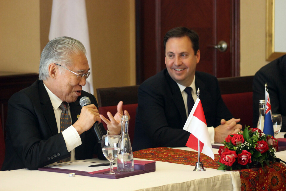 Indonesian Trade Minister Enggartiasto Lukita, left, and his Australian counterpart Steven Ciobo in this Aug. 3, 2016 file photo. (JG Photo/Megan Herndon)