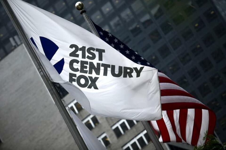 The flag of the Twenty-First Century Fox Inc is seen waving at the company headquarters in the Manhattan borough in New York June 11, 2015.  (Reuters Photo/Eduardo Munoz/File Photo)