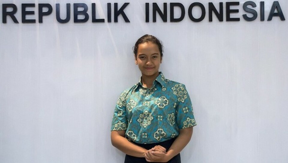 Sixteen-year-old Gloria Natapradja Hamel was kicked out of the Independence Day flag-raising team at the State Palace in Central Jakarta in August this year after the military secretariat discovered that she holds a French passport. (Antara Photo/Widodo S. Jusuf)