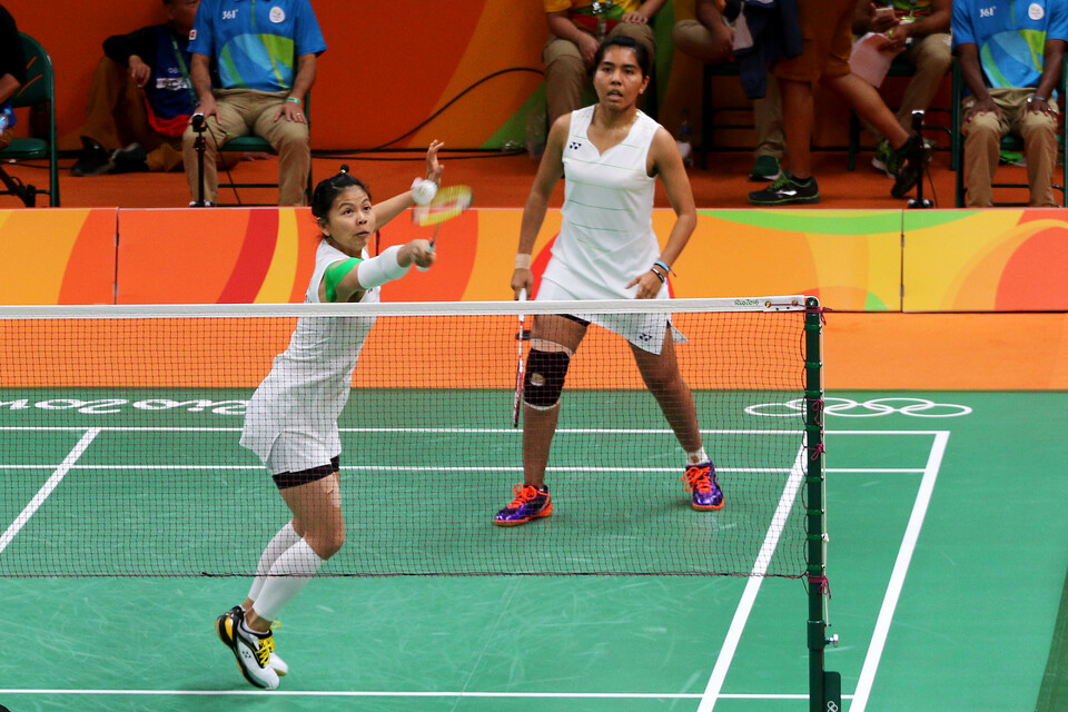 Greysia Polii, left, and Nitya Maheswari progress to the quarter-finals at Rio 2016 Olympics. (Photo courtesy of the Indonesian Olympic Contingent)