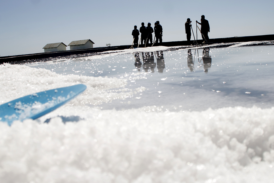 Sea salt is salt produced from the evaporation of seawater. (Antara Photo/Kornelis Kaha)