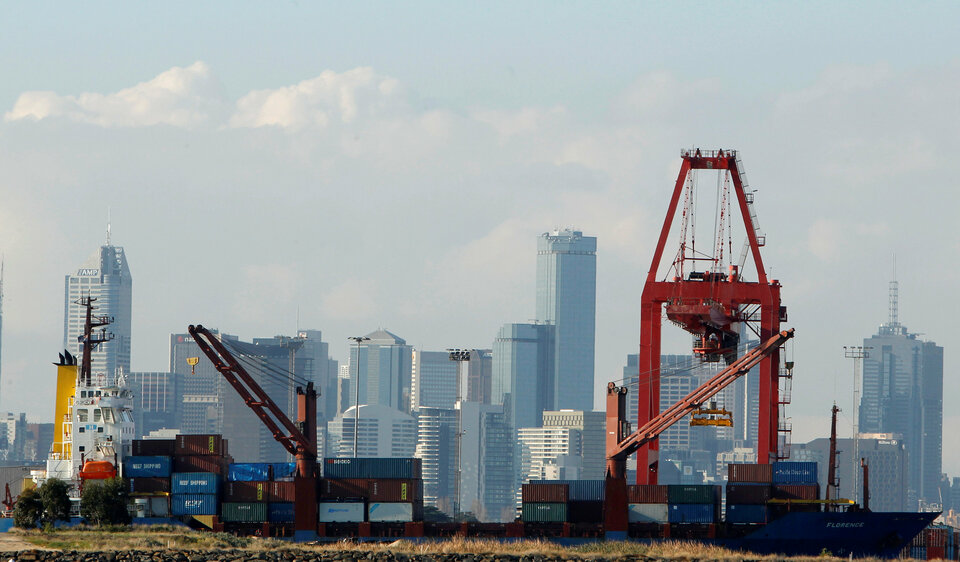 A consortium of global and domestic funds, backed by investors including China Investment Corp, agreed to buy Australia's busiest port for a higher-than-expected A$9.7 billion ($7.3 billion), a sign that tough equity markets are helping fuel appetite for infrastructure.  (Reuters Photo/Mick Tsikas)
