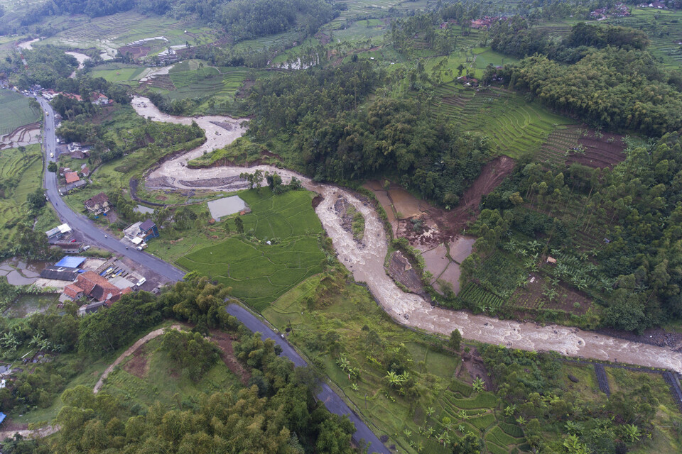 The ministry has blamed the watersheds for flooding such as in Garut, West Java, in September. (Antara Photo/Wahyu Putro A.)

