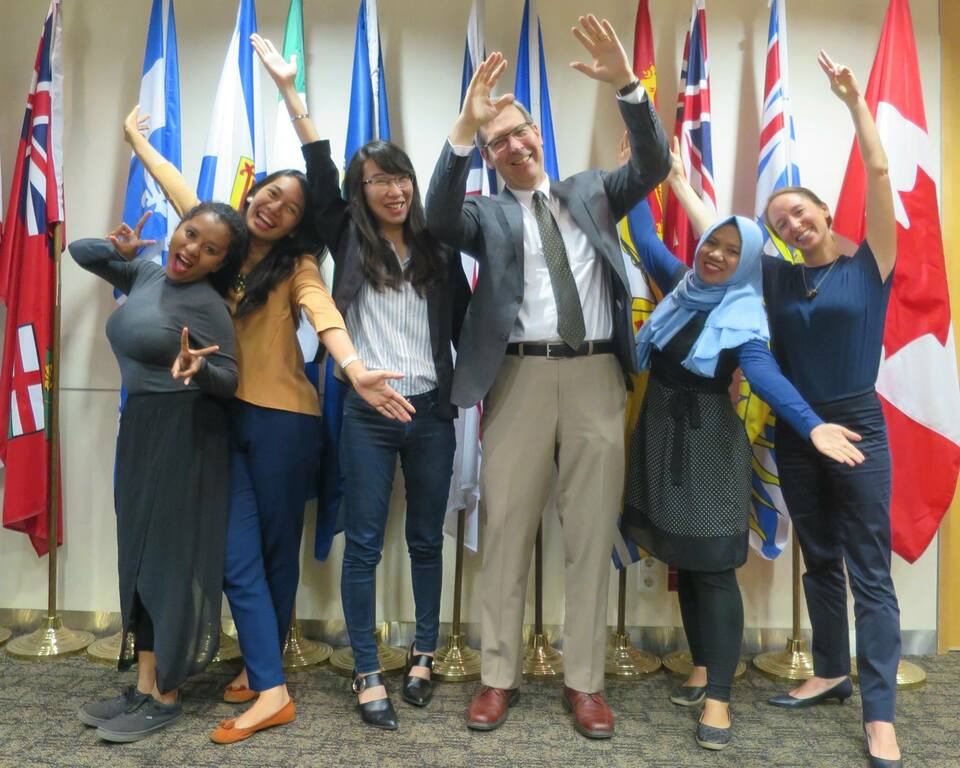 Canadian Ambassador to Indonesia Peter MacArthur poses with students from Indonesia and Timor Leste. (Photo courtesy of Embassy of Canada to Indonesia and Timor-Leste)