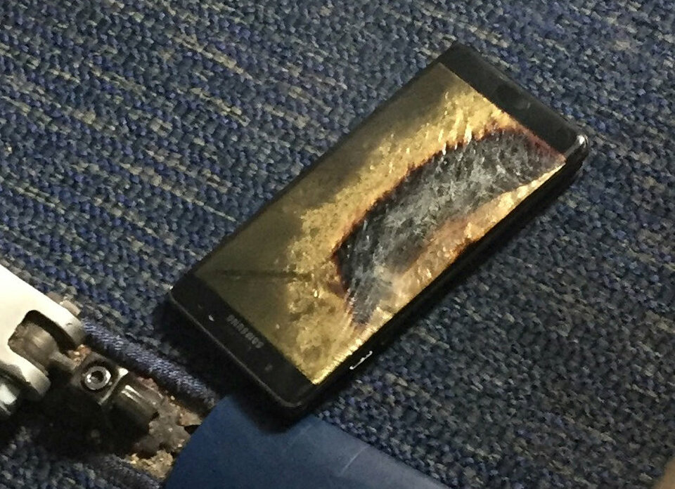 The burned Samsung Note 7 smartphone belonging to Brian Green is pictured in this undated handout photo obtained by Reuters October 6, 2016. (Reuters Photo/Brian Green)