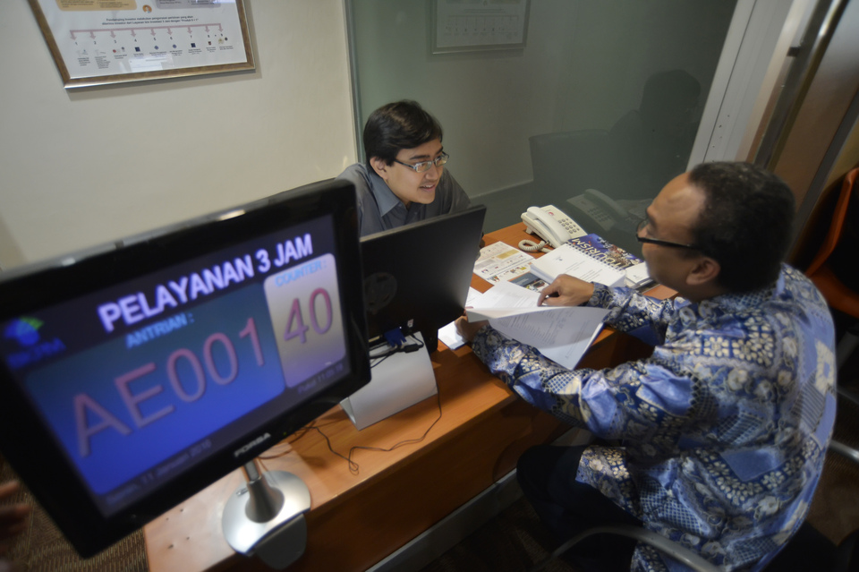 Indonesia secured a $300 million loan from the World Bank to help improve the government's spending quality, revenue administration and taxation policy, the multinational lender said in a statement on Friday (17/11). (Antara Photo/Yudhi Mahatma)